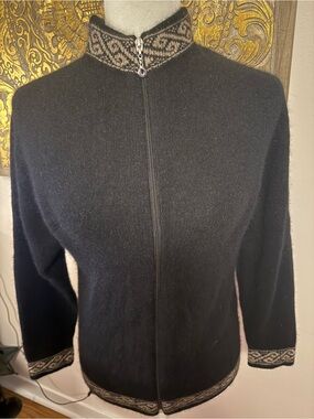 LOTHLORIAN POSSUM MERINO MOTIF FULL-ZIP CARDIGAN BLACK XS